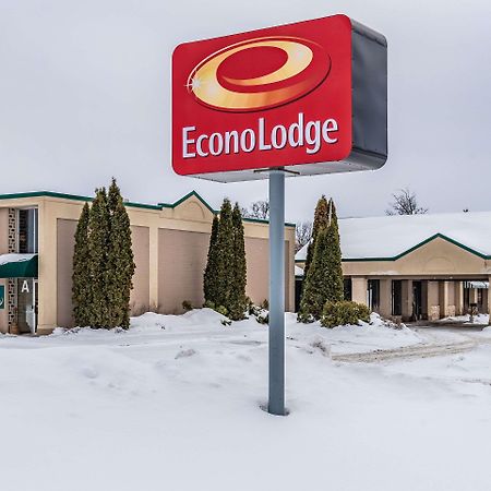 Econo Lodge Брейнърд Екстериор снимка